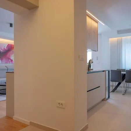 Stylish Pula Apartment 10Min To The Beach *