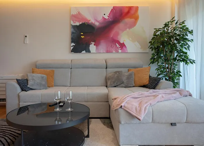 Stylish 10min To The Pula