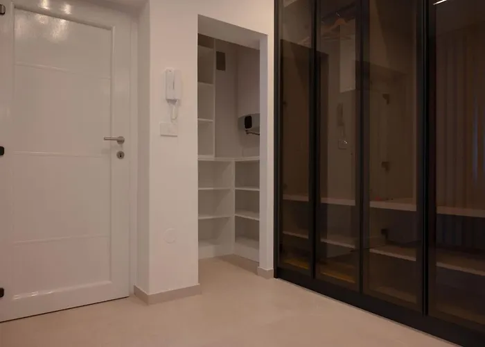 Stylish 10min To The Apartment *