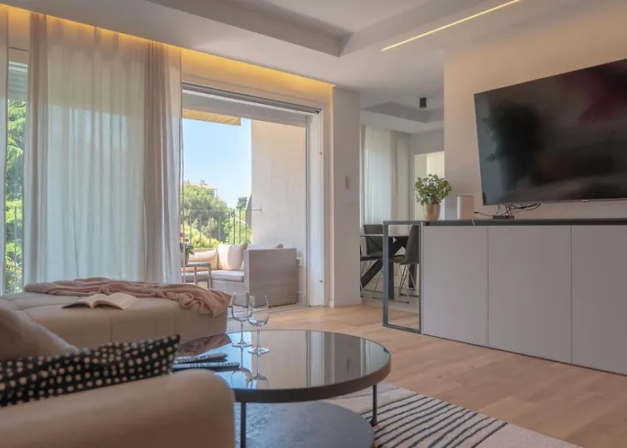 Stylish 10min To The Apartment *